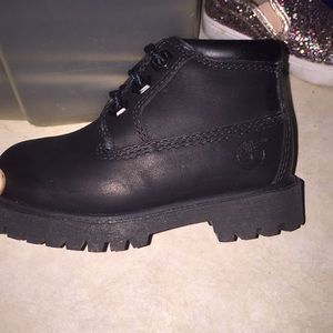 Chukka Black Smooth Timberlands